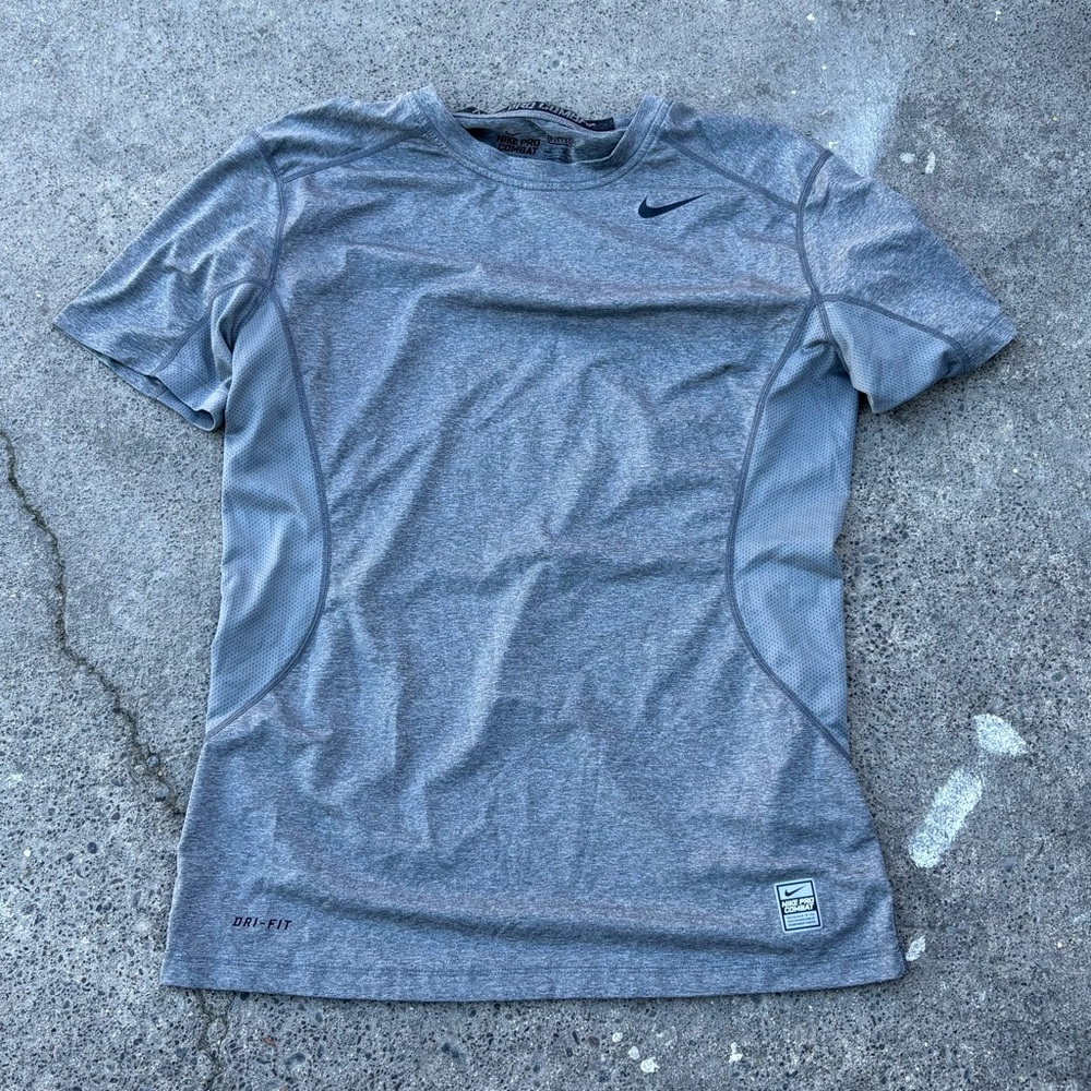 Nike Pro Combat Men's Short Sleeve Gray fitted Tee